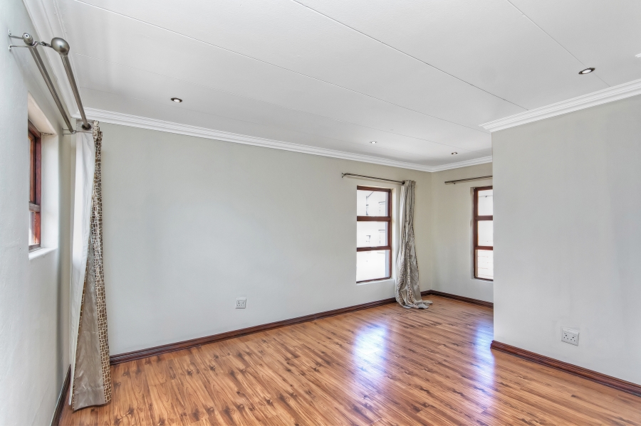 5 Bedroom Property for Sale in Valley View Estate Gauteng