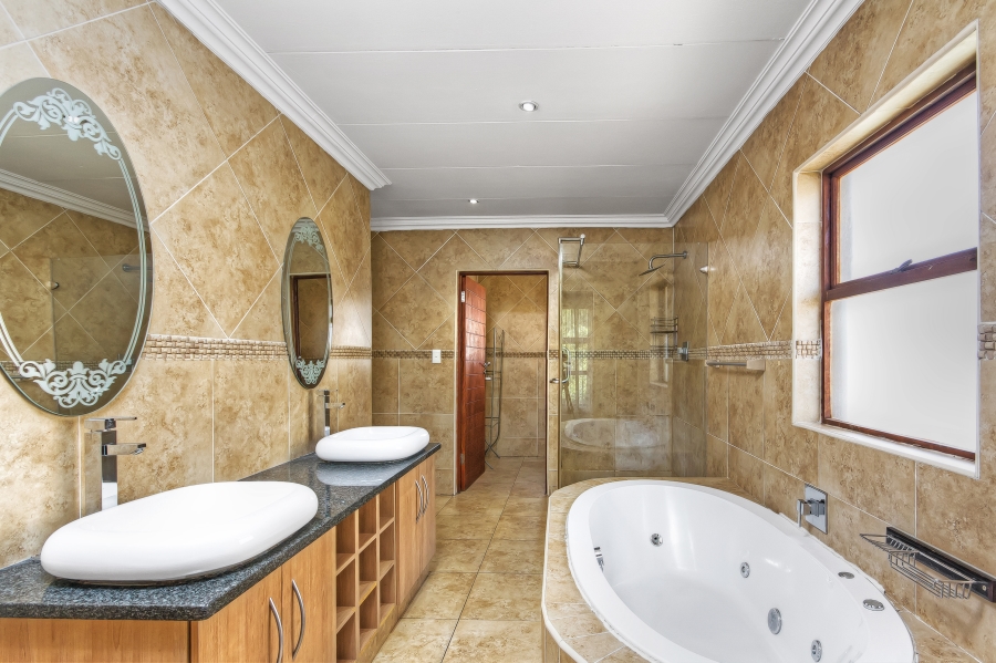 5 Bedroom Property for Sale in Valley View Estate Gauteng