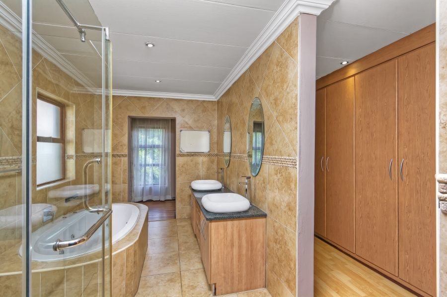 5 Bedroom Property for Sale in Valley View Estate Gauteng