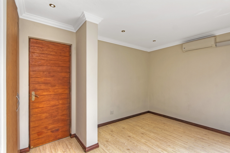 5 Bedroom Property for Sale in Valley View Estate Gauteng