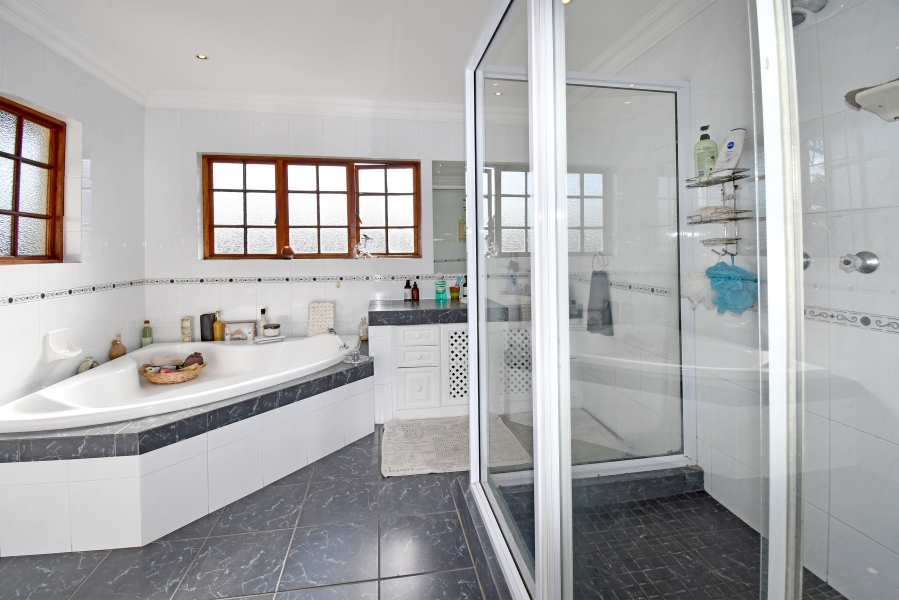5 Bedroom Property for Sale in Beaulieu Gauteng