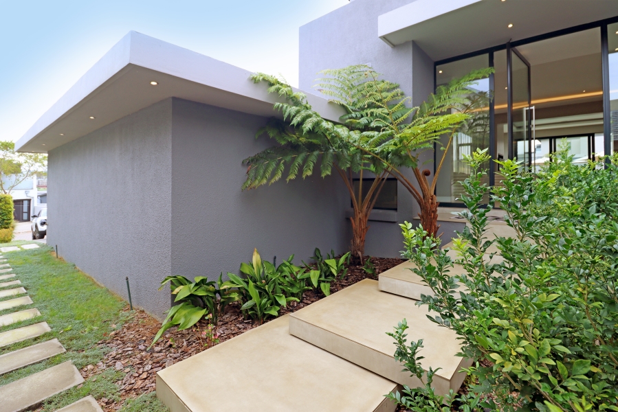 5 Bedroom Property for Sale in Waterfall Country Estate Gauteng