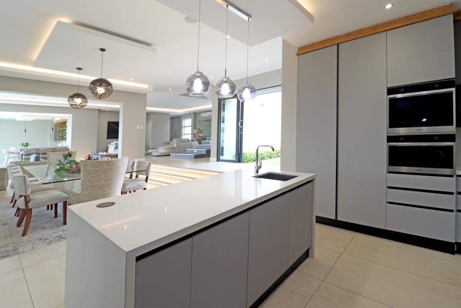 5 Bedroom Property for Sale in Waterfall Country Estate Gauteng