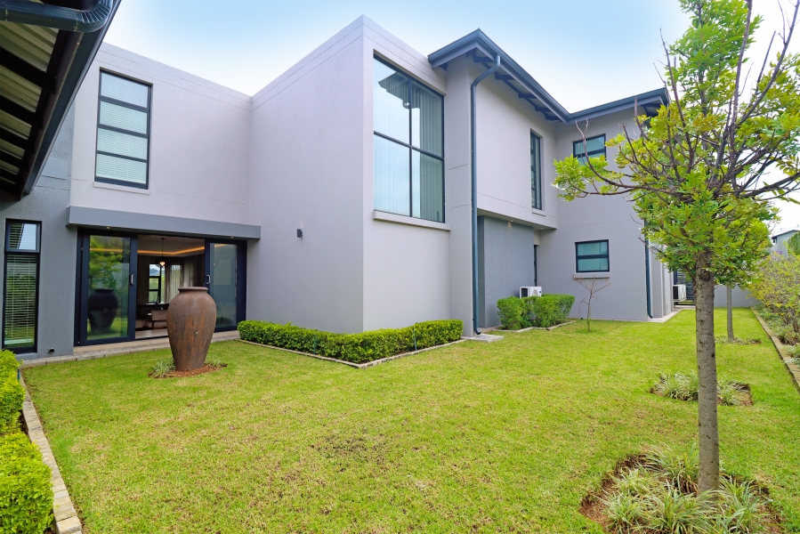 5 Bedroom Property for Sale in Waterfall Country Estate Gauteng