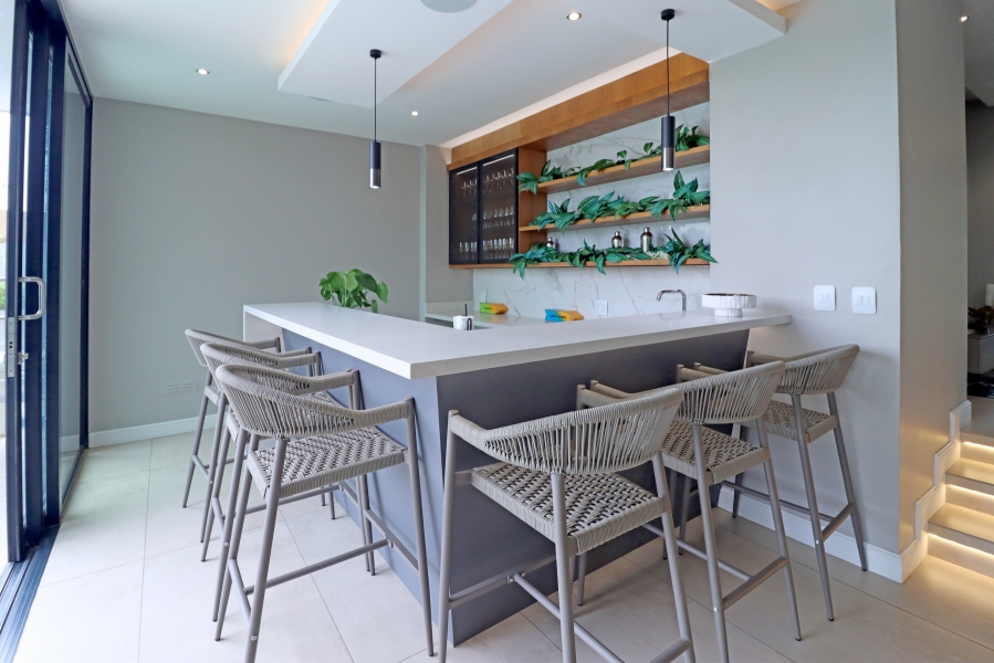 5 Bedroom Property for Sale in Waterfall Country Estate Gauteng