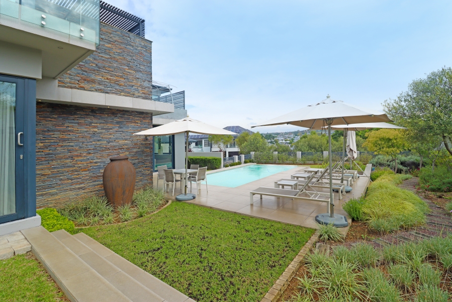 5 Bedroom Property for Sale in Waterfall Country Estate Gauteng