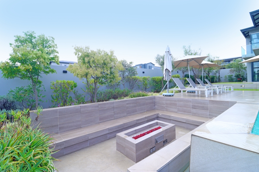 5 Bedroom Property for Sale in Waterfall Country Estate Gauteng