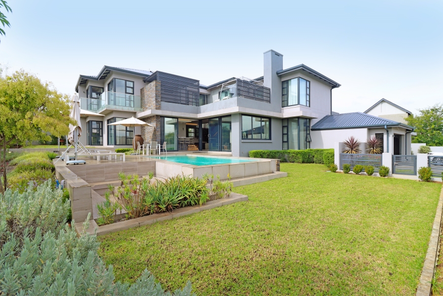5 Bedroom Property for Sale in Waterfall Country Estate Gauteng