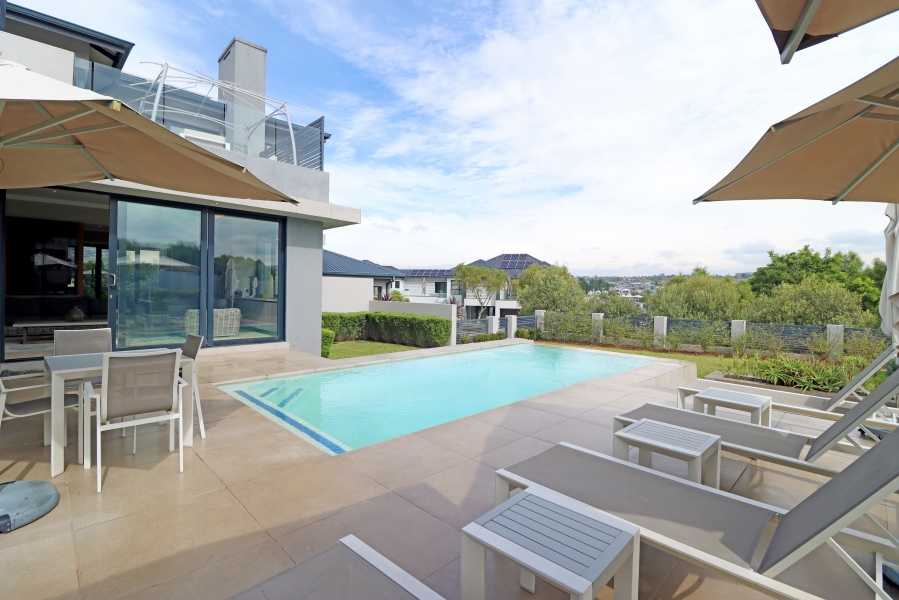 5 Bedroom Property for Sale in Waterfall Country Estate Gauteng