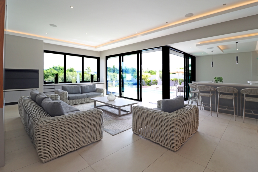 5 Bedroom Property for Sale in Waterfall Country Estate Gauteng