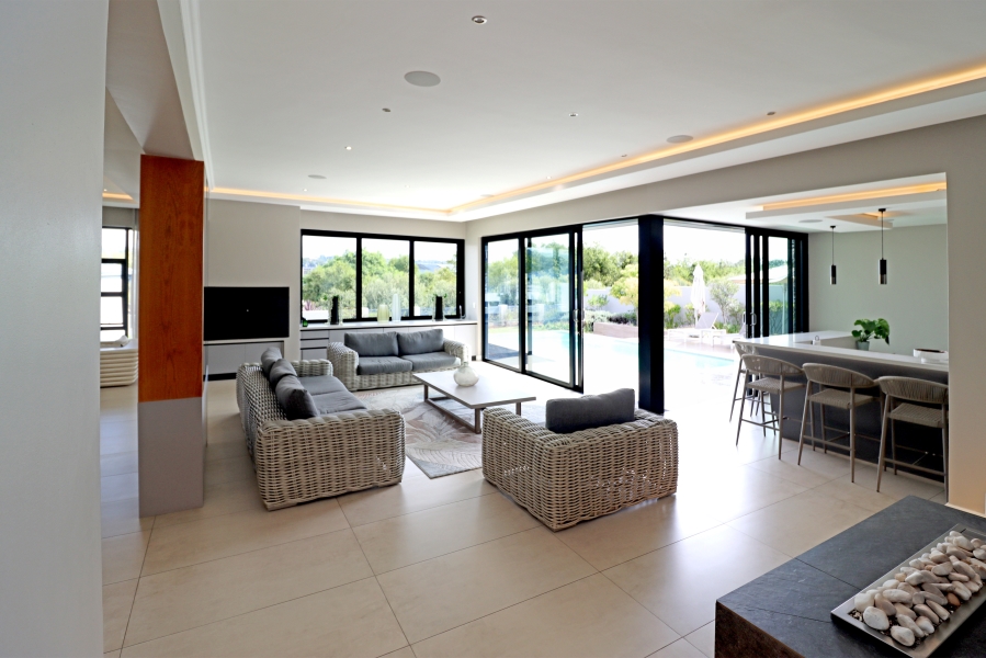 5 Bedroom Property for Sale in Waterfall Country Estate Gauteng