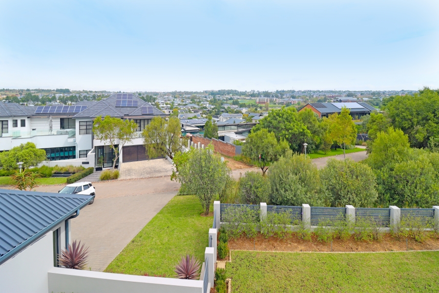 5 Bedroom Property for Sale in Waterfall Country Estate Gauteng