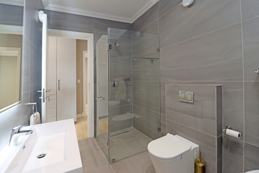 5 Bedroom Property for Sale in Waterfall Country Estate Gauteng