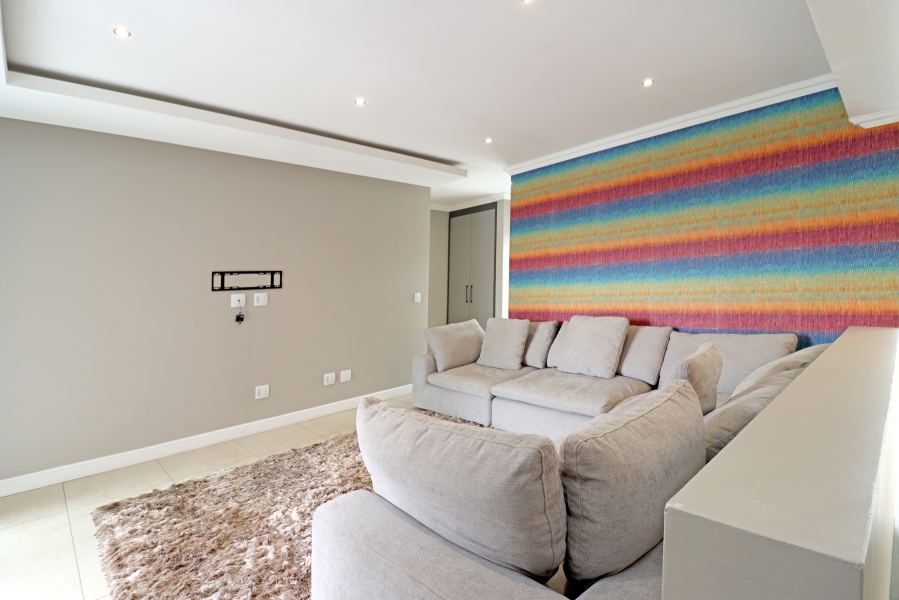 5 Bedroom Property for Sale in Waterfall Country Estate Gauteng