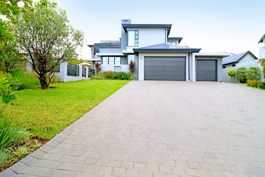 5 Bedroom Property for Sale in Waterfall Country Estate Gauteng