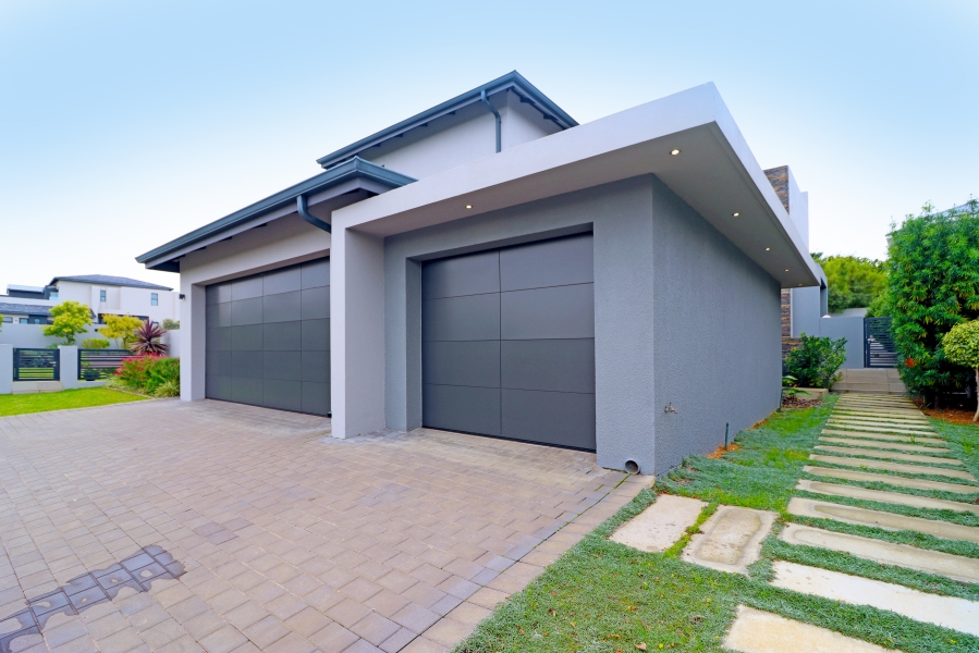 5 Bedroom Property for Sale in Waterfall Country Estate Gauteng