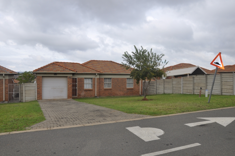 3 Bedroom Property for Sale in Thatch Hill Estate Gauteng