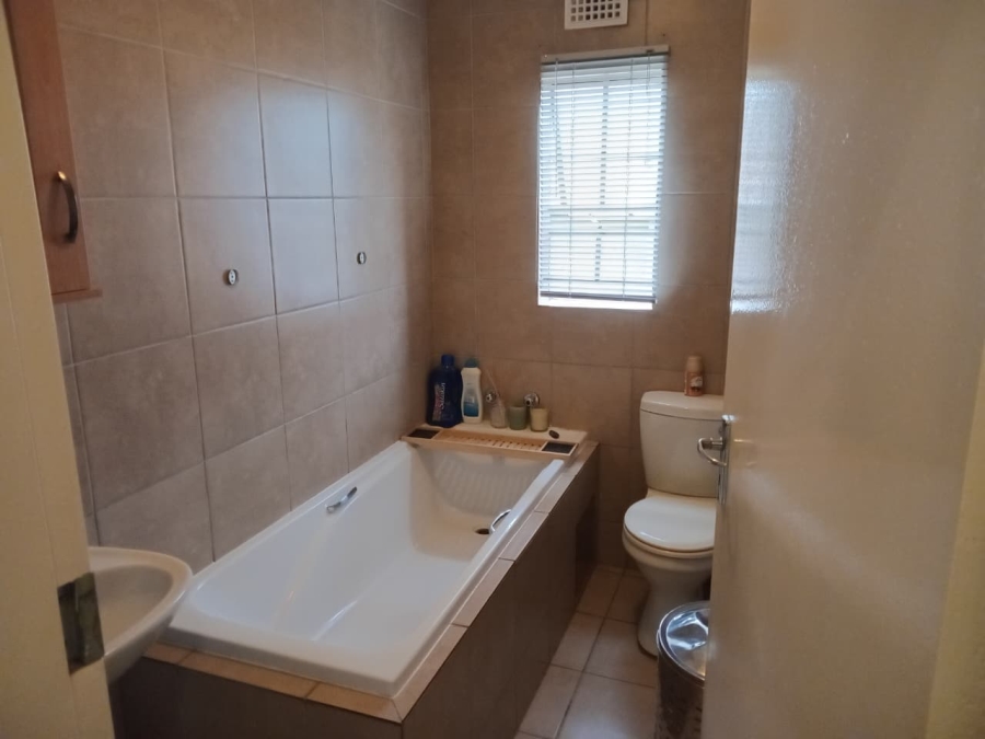 3 Bedroom Property for Sale in Thatch Hill Estate Gauteng