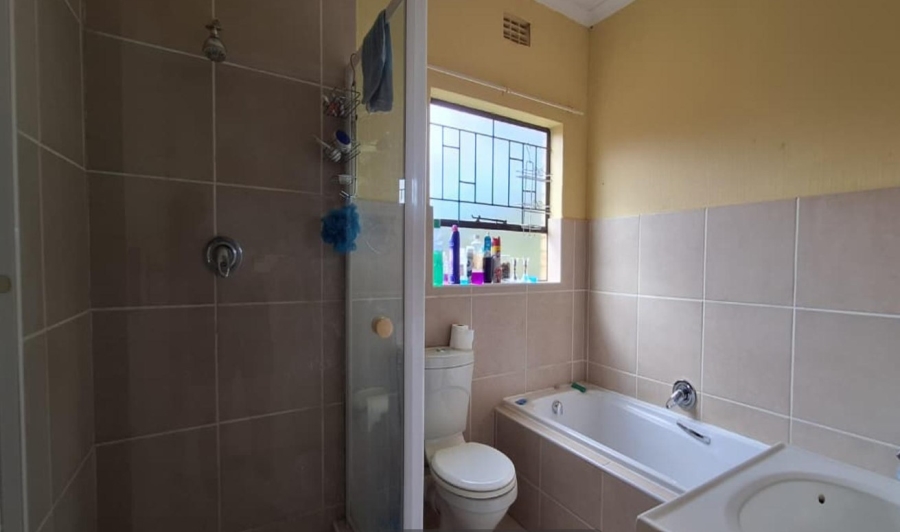 2 Bedroom Property for Sale in Amorosa Gauteng