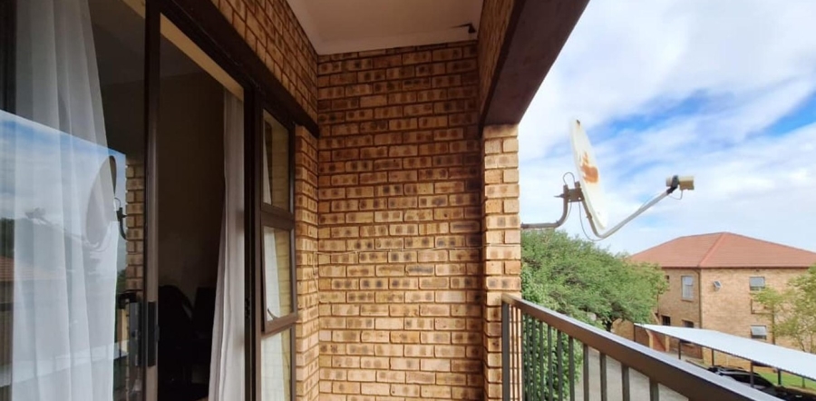 2 Bedroom Property for Sale in Amorosa Gauteng