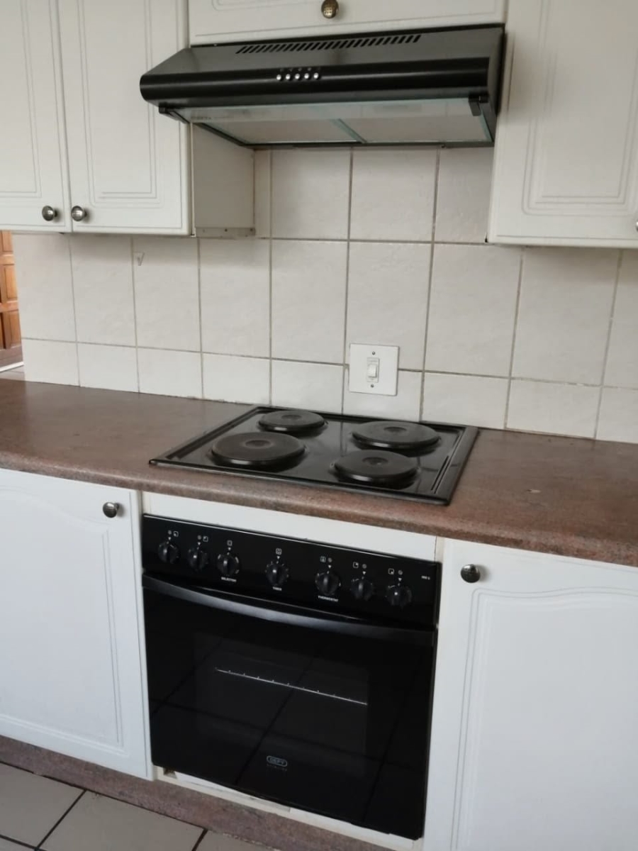 3 Bedroom Property for Sale in Hectorton Gauteng