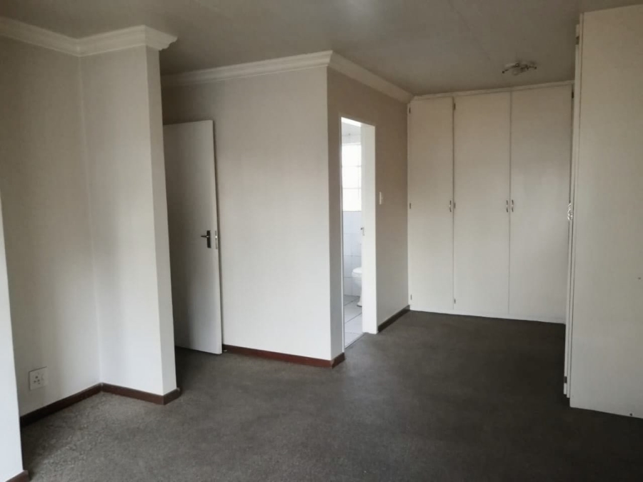3 Bedroom Property for Sale in Hectorton Gauteng