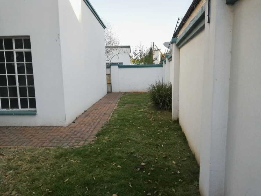3 Bedroom Property for Sale in Hectorton Gauteng
