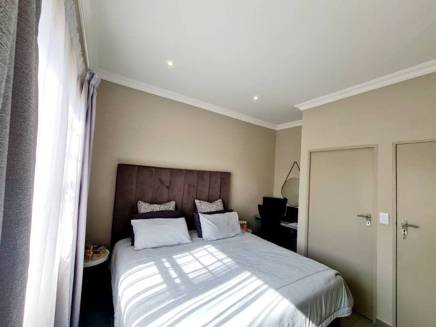 To Let 2 Bedroom Property for Rent in Ferndale Gauteng