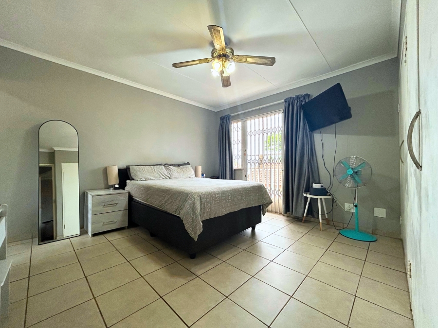 2 Bedroom Property for Sale in Hennopspark Gauteng