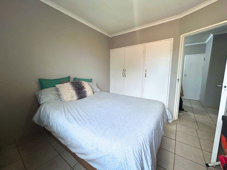 2 Bedroom Property for Sale in Hennopspark Gauteng