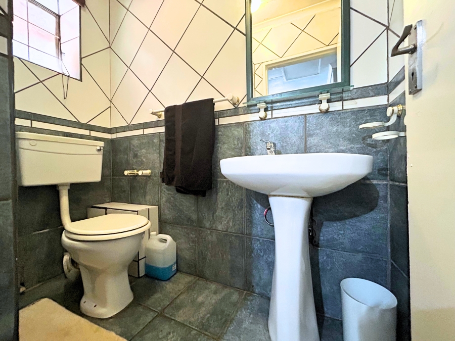 2 Bedroom Property for Sale in Hennopspark Gauteng