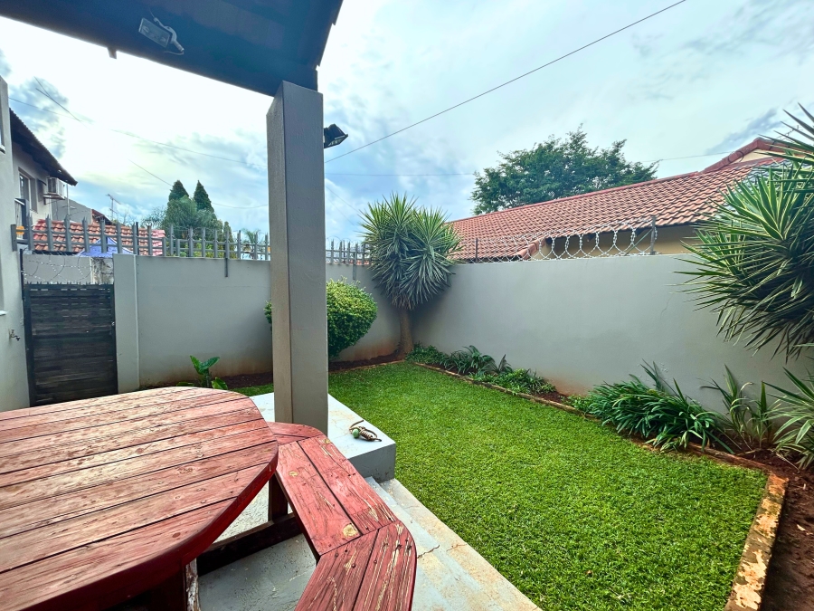 2 Bedroom Property for Sale in Hennopspark Gauteng