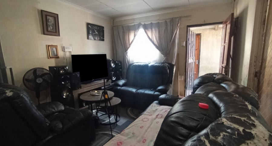 2 Bedroom Property for Sale in Olievenhoutbosch Gauteng