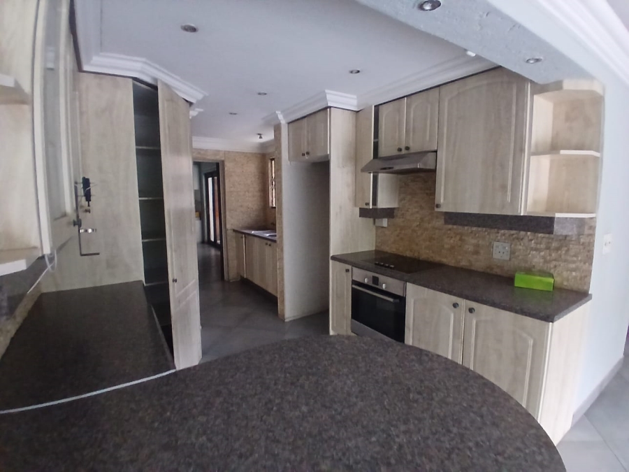 3 Bedroom Property for Sale in Roodekrans Gauteng