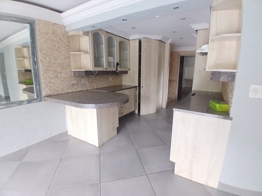 3 Bedroom Property for Sale in Roodekrans Gauteng