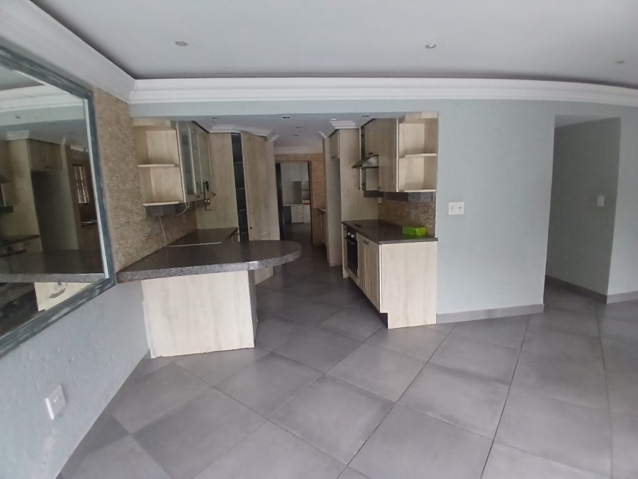3 Bedroom Property for Sale in Roodekrans Gauteng