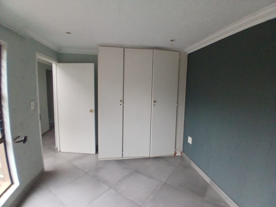 3 Bedroom Property for Sale in Roodekrans Gauteng