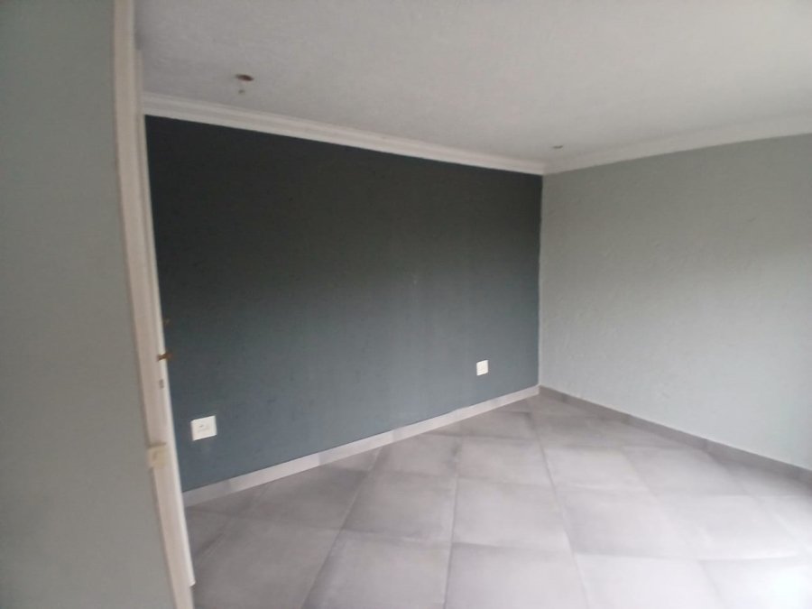 3 Bedroom Property for Sale in Roodekrans Gauteng