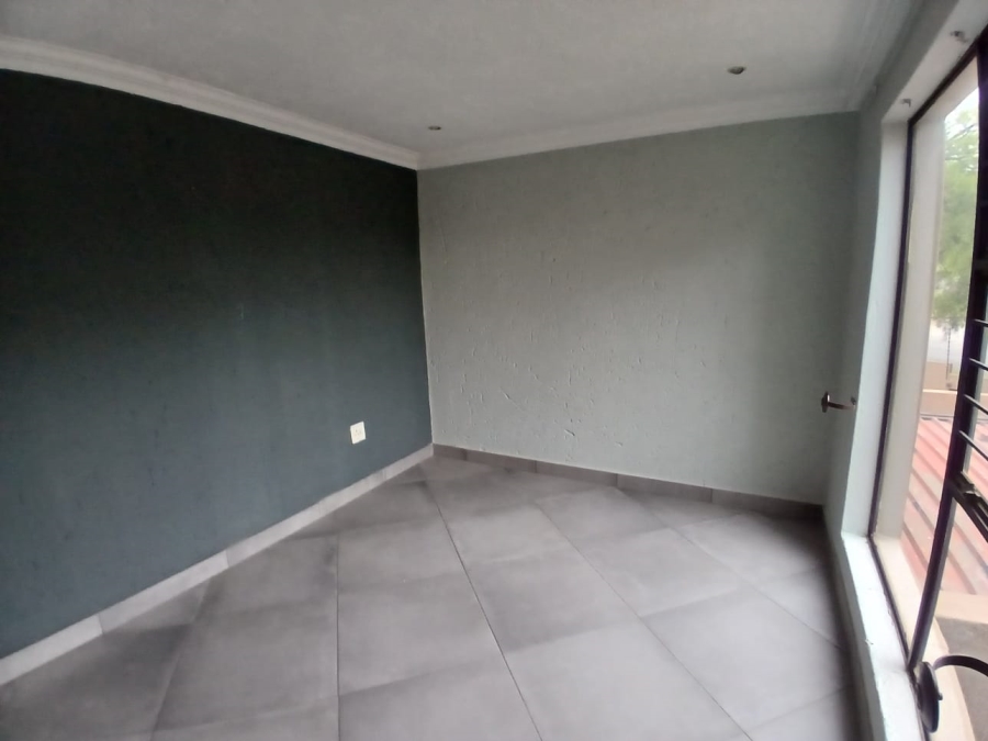 3 Bedroom Property for Sale in Roodekrans Gauteng