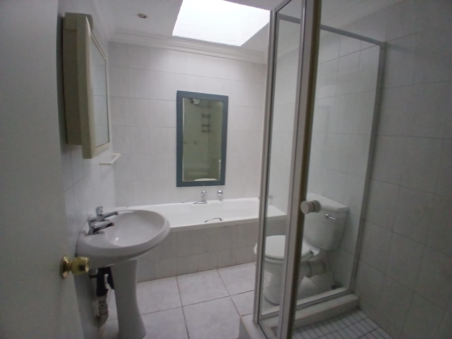 3 Bedroom Property for Sale in Roodekrans Gauteng