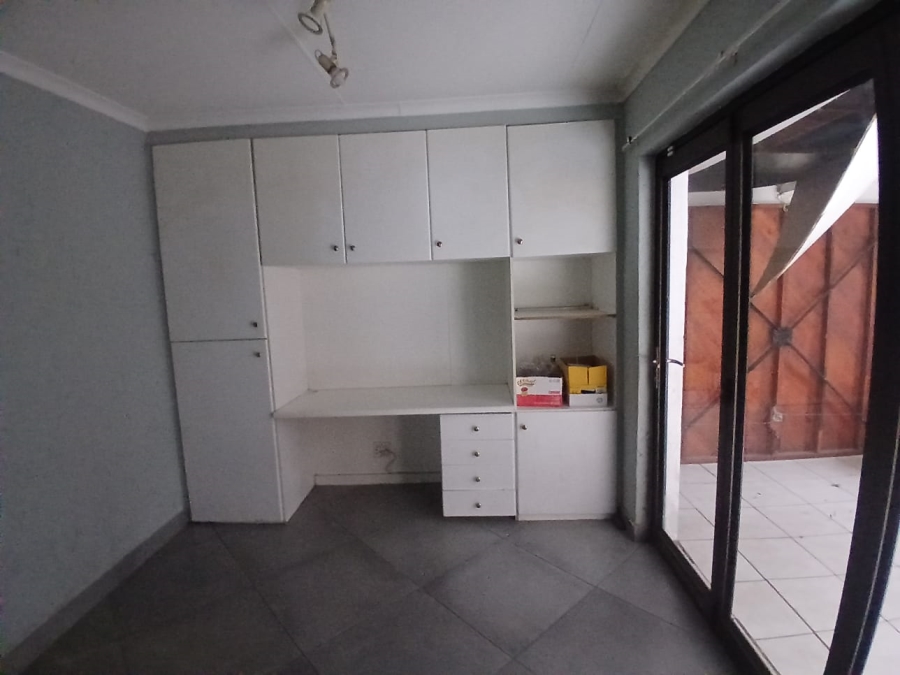 3 Bedroom Property for Sale in Roodekrans Gauteng
