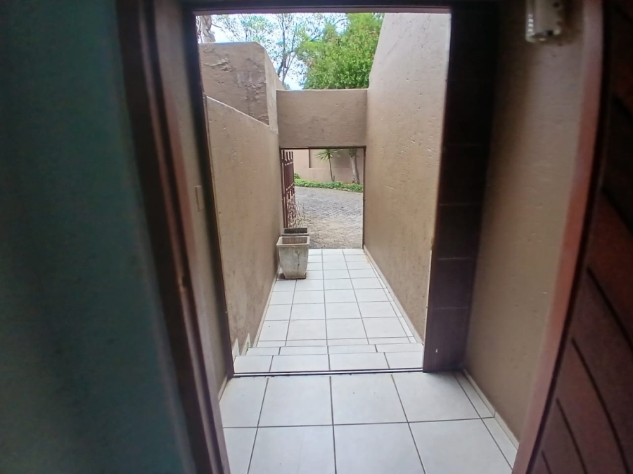 3 Bedroom Property for Sale in Roodekrans Gauteng