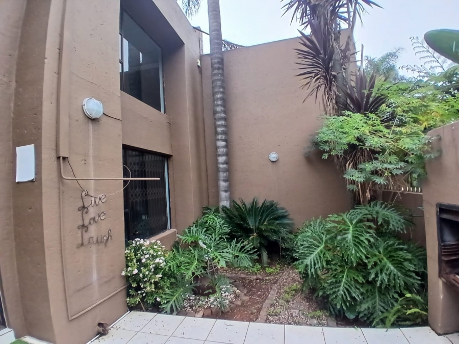 3 Bedroom Property for Sale in Roodekrans Gauteng