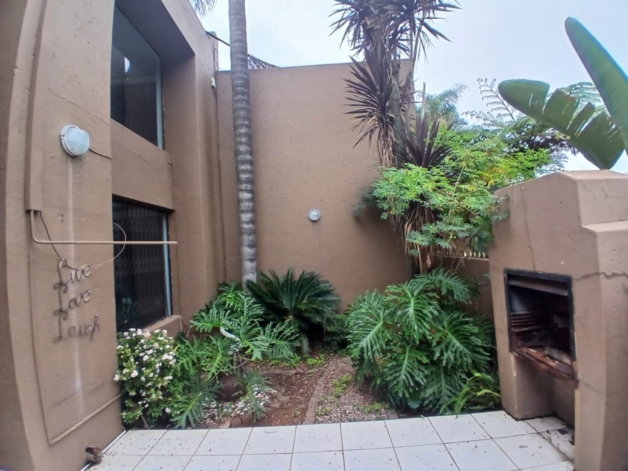 3 Bedroom Property for Sale in Roodekrans Gauteng