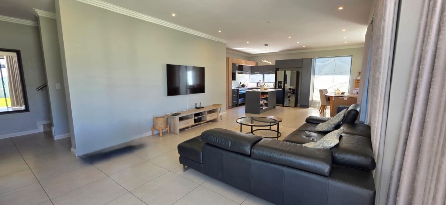 5 Bedroom Property for Sale in Midstream Meadows Gauteng