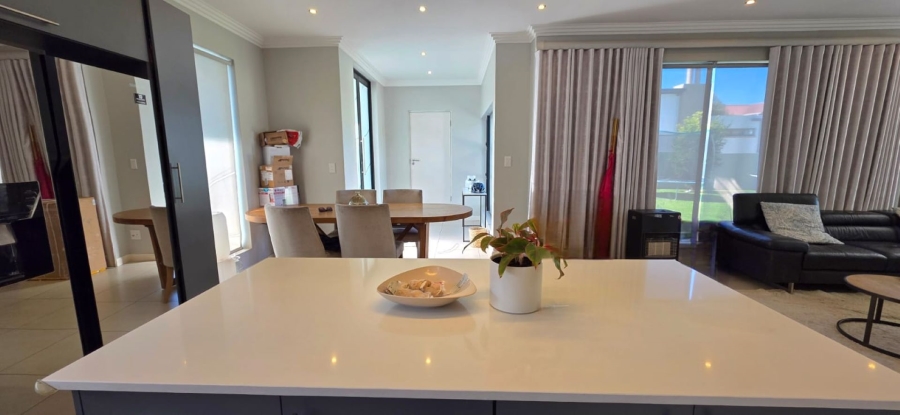 5 Bedroom Property for Sale in Midstream Meadows Gauteng