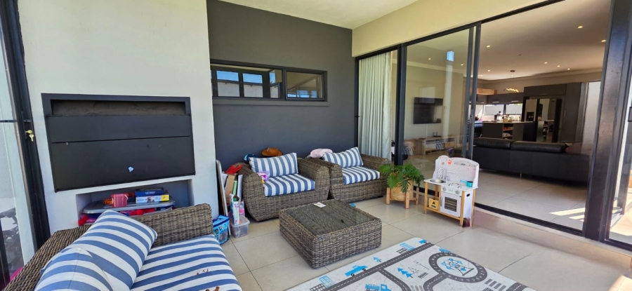 5 Bedroom Property for Sale in Midstream Meadows Gauteng