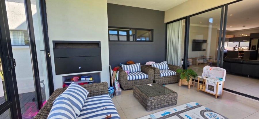 5 Bedroom Property for Sale in Midstream Meadows Gauteng