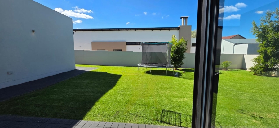 5 Bedroom Property for Sale in Midstream Meadows Gauteng