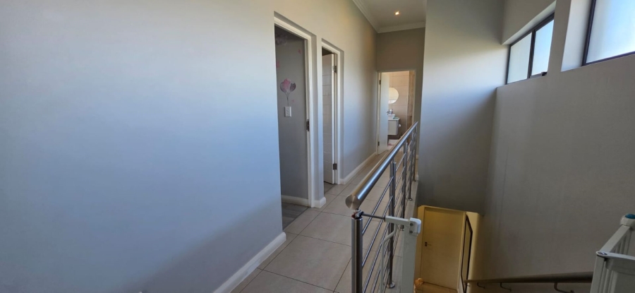 5 Bedroom Property for Sale in Midstream Meadows Gauteng